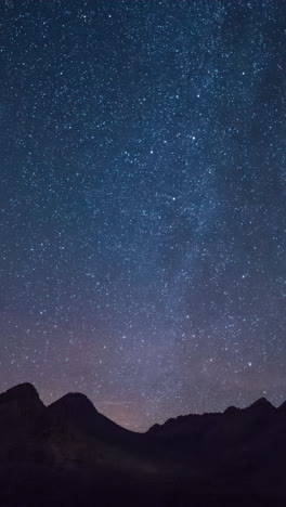 Estrellas-De-La-Noche-De-Las-Montañas-Del-Atlas,-Marruecos-En-Vertical