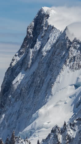 Berggipfel-Des-Mont-Blanc,-Alpen-In-Vertikaler