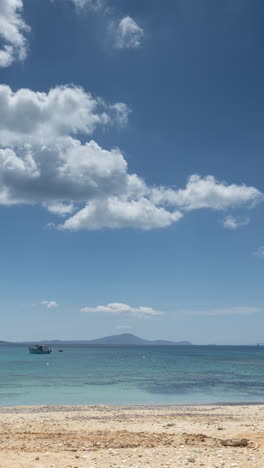 Simos-Beach-Auf-Der-Griechischen-Insel-Elafonissos-In-Vertikaler