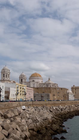 Cadiz-In-Spanien-In-Vertikaler