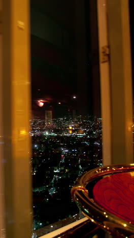 rotating-restaurant-in-mexico-city-in-vertical