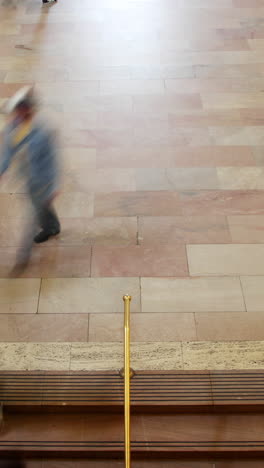 New-York-City-Grand-Central-Station-In-Vertikaler