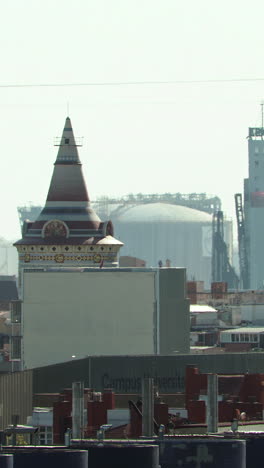 Skyline-Von-Barcelona-Von-Einem-Hohen-Aussichtspunkt-In-Vertikaler