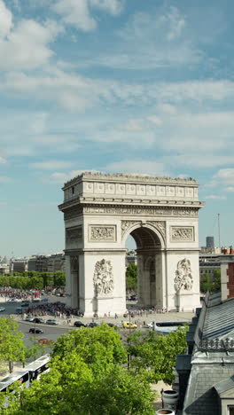 Arco-Triunfal,-París-En-Formato-Vertical.