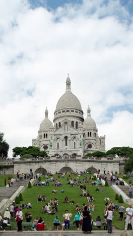 Sacre-Coeur-In-Paris-Im-Hochformat