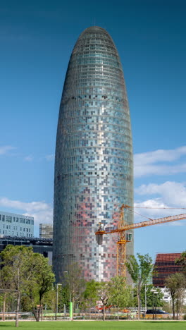 Torre-Agbar-Torre-En-Barcelona-En-Vertical