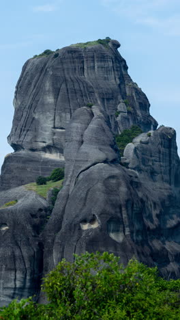 meteora-rock-formations-and-monasteries-in-greece-in-vertical