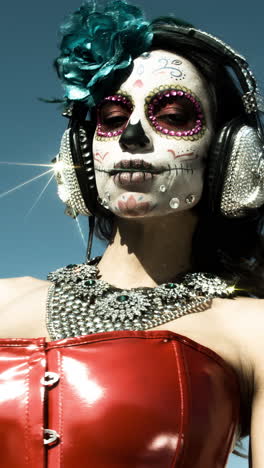 Mujer-Con-Cara-De-Calavera-De-Caramelo-Maquillaje-Vertical