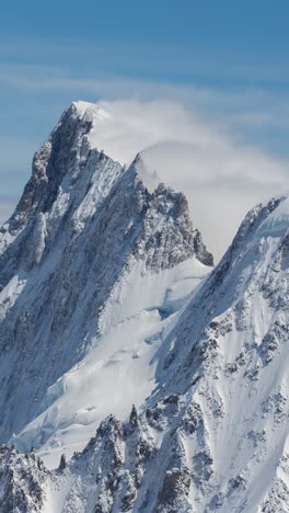 Berggipfel-Des-Mont-Blanc,-Alpen-In-Vertikaler