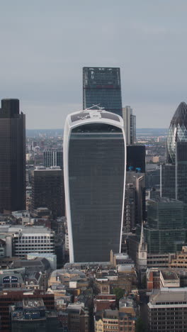 Timelapse-Del-Horizonte-De-La-Ciudad-De-Londres-En-Vertical