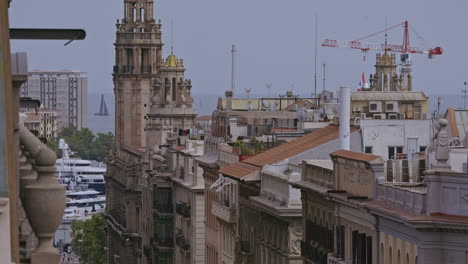 Skyline-Von-Barcelona,-Aufgenommen-Von-Einem-Hohen-Aussichtspunkt-Im-Stadtzentrum