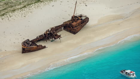 navagio-shipwreck-in-Zakynthos,-greece