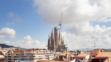 Kathedrale-Sagrada-Familia-In-Barcelona-Von-Einem-Einzigartigen-Hohen-Aussichtspunkt-Aus