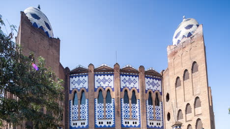 Monumentale-Alte-Stierkampfarena-In-Barcelona,-Spanien