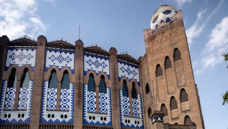 Monumentale-Alte-Stierkampfarena-In-Barcelona,-Spanien