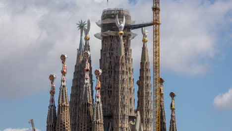 Kathedrale-Sagrada-Familia-In-Barcelona-Von-Einem-Einzigartigen-Hohen-Aussichtspunkt-Aus