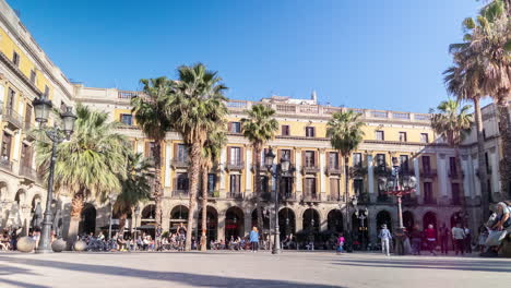 Plaza-Real,-Barcelona,-Spain