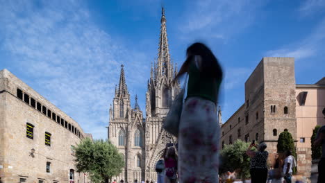 Catedral-De-Barcelona-En-El-Barrio-Gótico-De-La-Ciudad