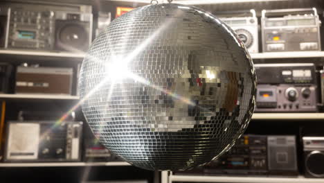 discoball-and-ghettoblaster-wall