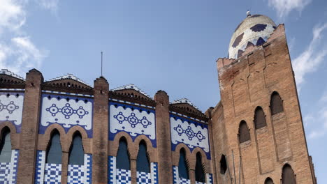 Monumentale-Alte-Stierkampfarena-In-Barcelona,-Spanien