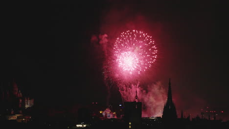 Feuerwerk-über-Barcelona