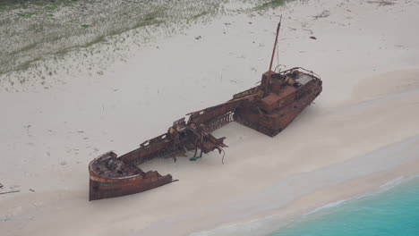 navagio-shipwreck-in-Zakynthos,-greece