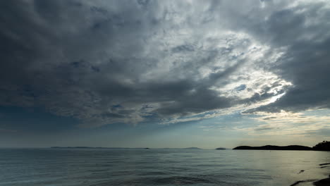 Schöner-Strand-Und-Küste-Griechenlands