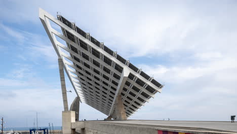 Solarpanel-In-Barcelona,-Spanien