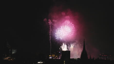 Feuerwerk-über-Barcelona