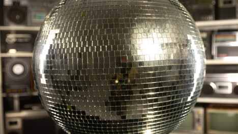 discoball-and-ghettoblaster-wall