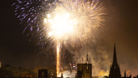 Feuerwerk-über-Barcelona