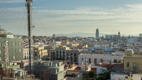 Skyline-Von-Barcelona,-Aufgenommen-Von-Einem-Hohen-Aussichtspunkt-Im-Stadtzentrum