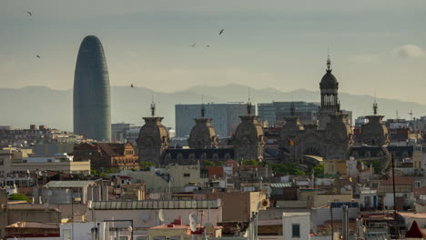 Skyline-Von-Barcelona,-Aufgenommen-Von-Einem-Hohen-Aussichtspunkt-Im-Stadtzentrum