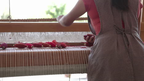 Weavers-in-mexico-traditional-factory