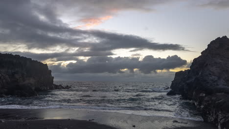 Time-lapse-Del-Amanecer-En-Una-Playa-De-La-Palma