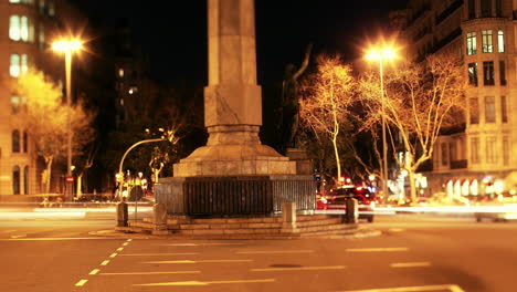 Barcelona-Stadtverkehr-Zeitraffer-Bei-Nacht