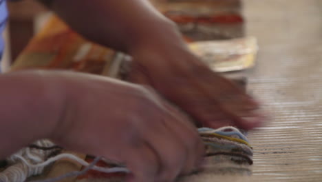 Weavers-in-mexico-traditional-factory