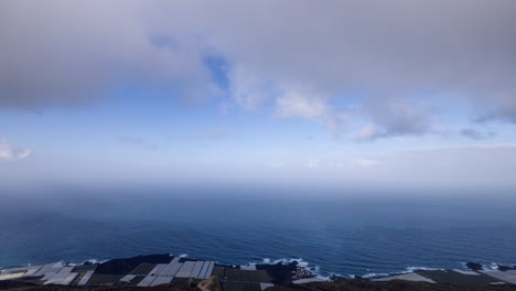 Wolken-über-Ruhigem-Meer-In-La-Palma