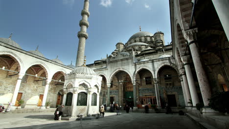 Nueva-Mezquita-Mezquita-En-Estambul,-Turquía