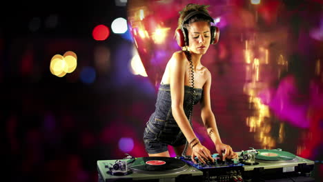 DJ-Femenina-Con-Platos-Giratorios