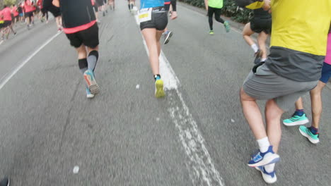 Gente-Corriendo-Una-Carrera-En-Barcelona