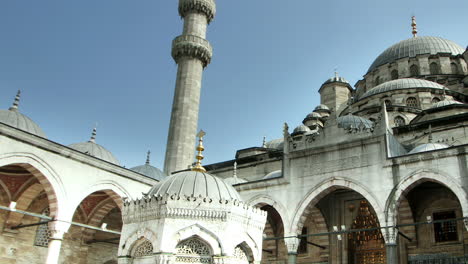 Nueva-Mezquita-Mezquita-En-Estambul,-Turquía