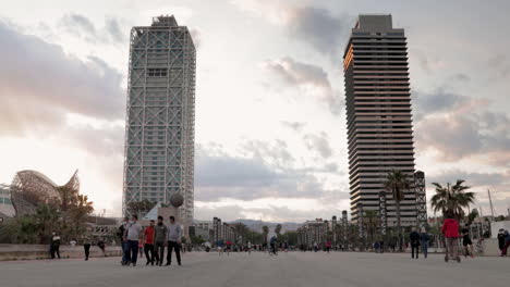 Strand-In-Barcelona-Nach-Der-Sperrung