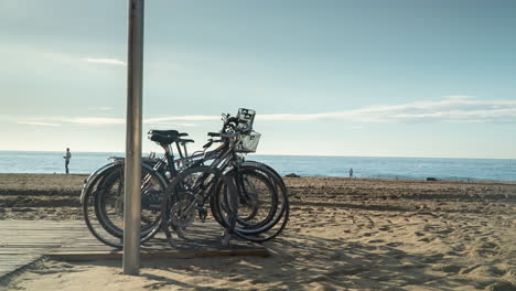 Strand-In-Barcelona-Nach-Der-Sperrung