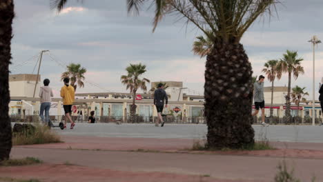 Strand-In-Barcelona-Nach-Der-Sperrung