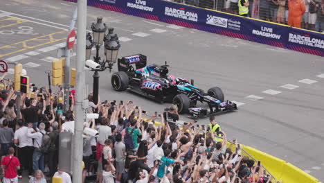 Forumla-1-race-cars-on-streets-of-barcelona