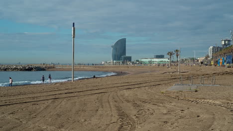 Strand-In-Barcelona-Nach-Der-Sperrung