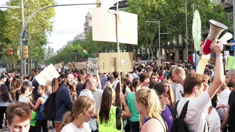 protest-climate-strike-environment-barcelona