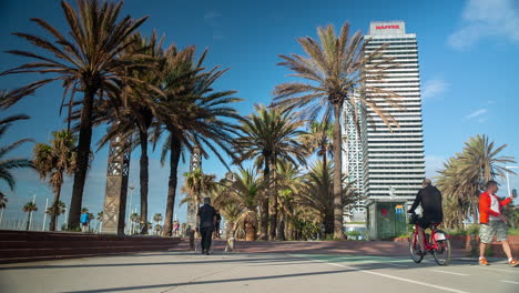 Strand-In-Barcelona-Nach-Der-Sperrung