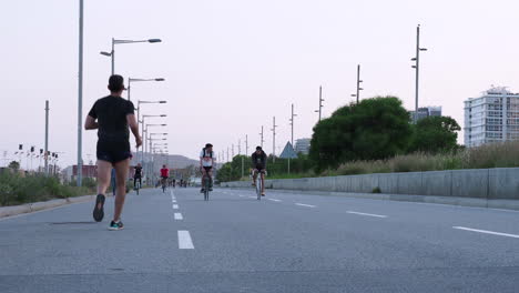 cycling-on--car-free-roads-in-barcelona